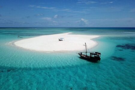 Mange Sandbank – A Tropical Paradise in the Heart of the Indian Ocean